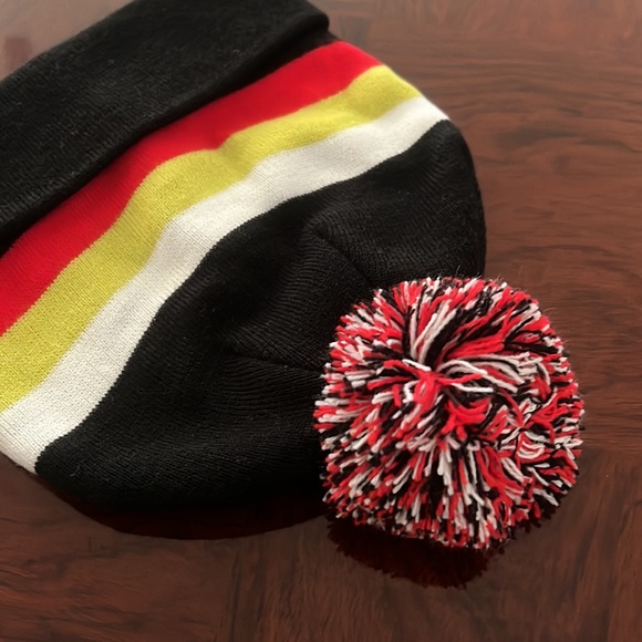 Clif Bar *NWOT* Unisex Beanie - Picture 3 of 5